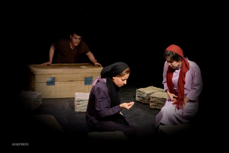 EYES CLOSED BY SLEEP
KAMYAR ZANJANI
EBRAHIM SHAKERI
SETARE KARIMI
SHIRIN REZAEI
ELNAZ BAKHTYAR
HANNANE JAFARINEZHAD